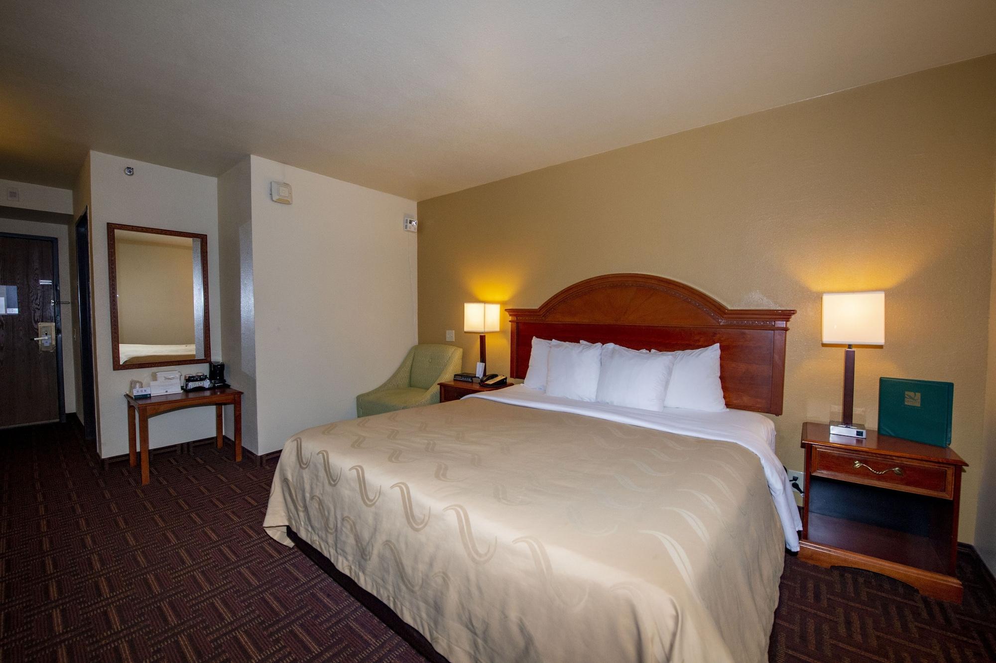Quality Inn Colorado Springs South Экстерьер фото