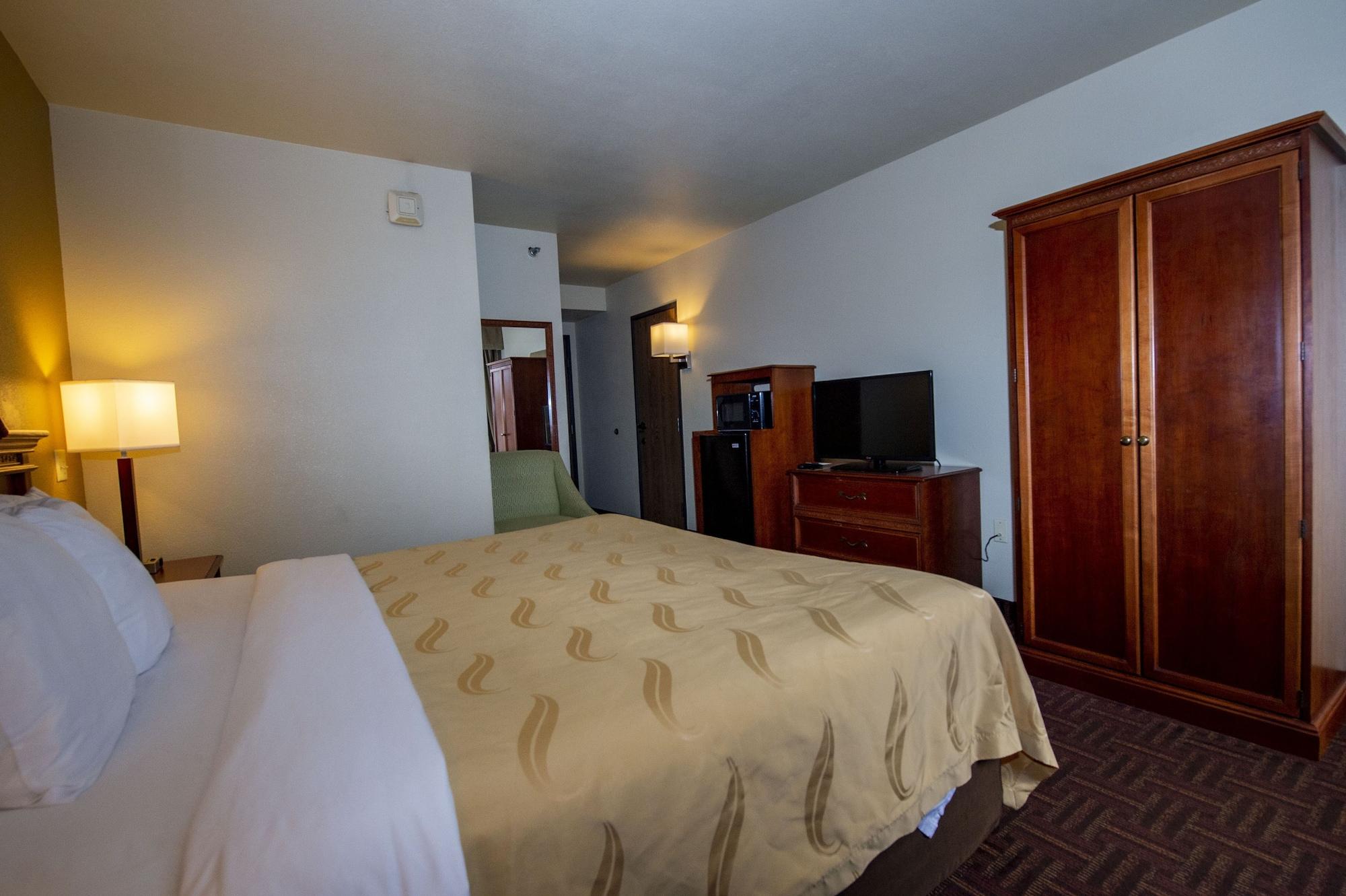 Quality Inn Colorado Springs South Экстерьер фото