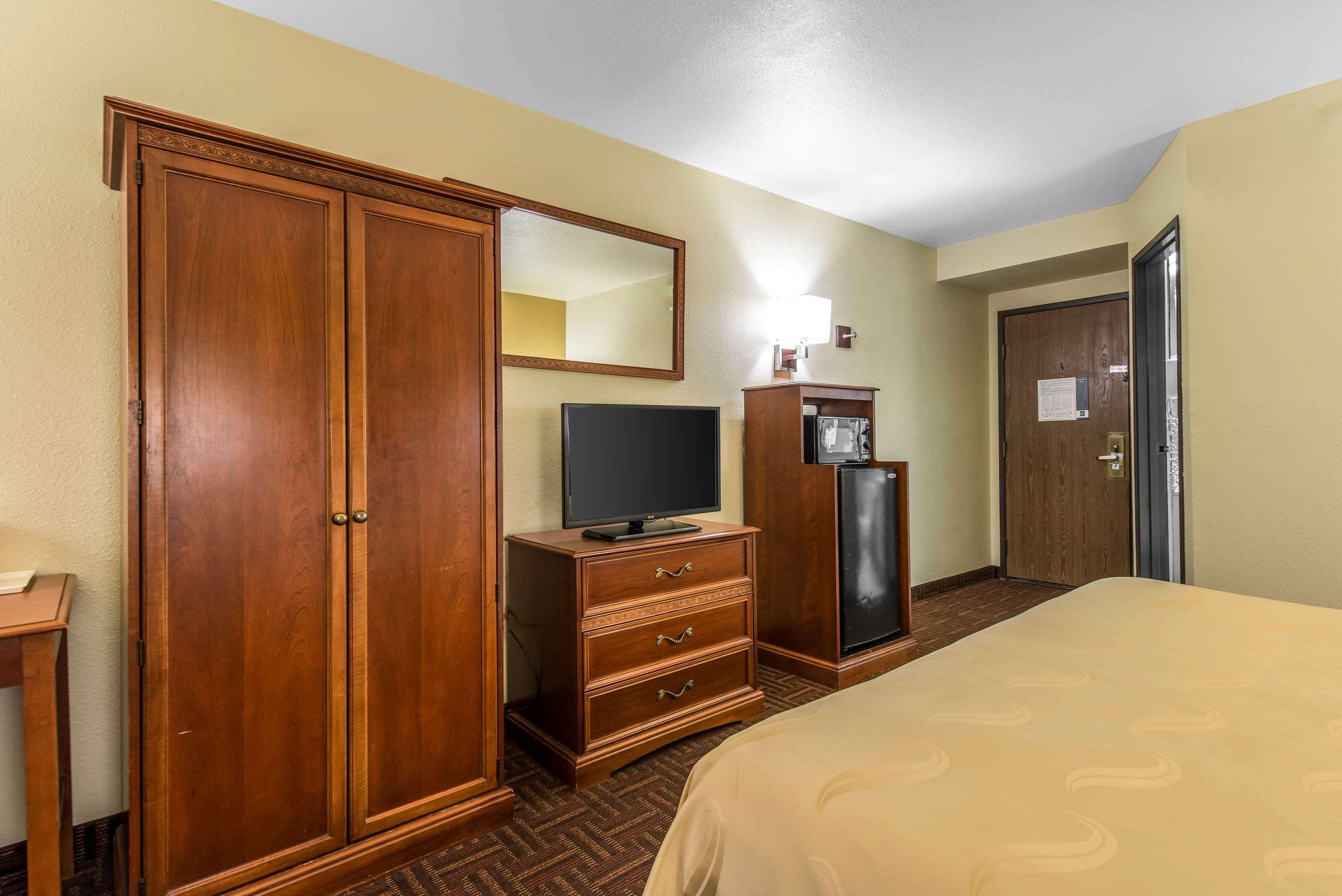 Quality Inn Colorado Springs South Экстерьер фото