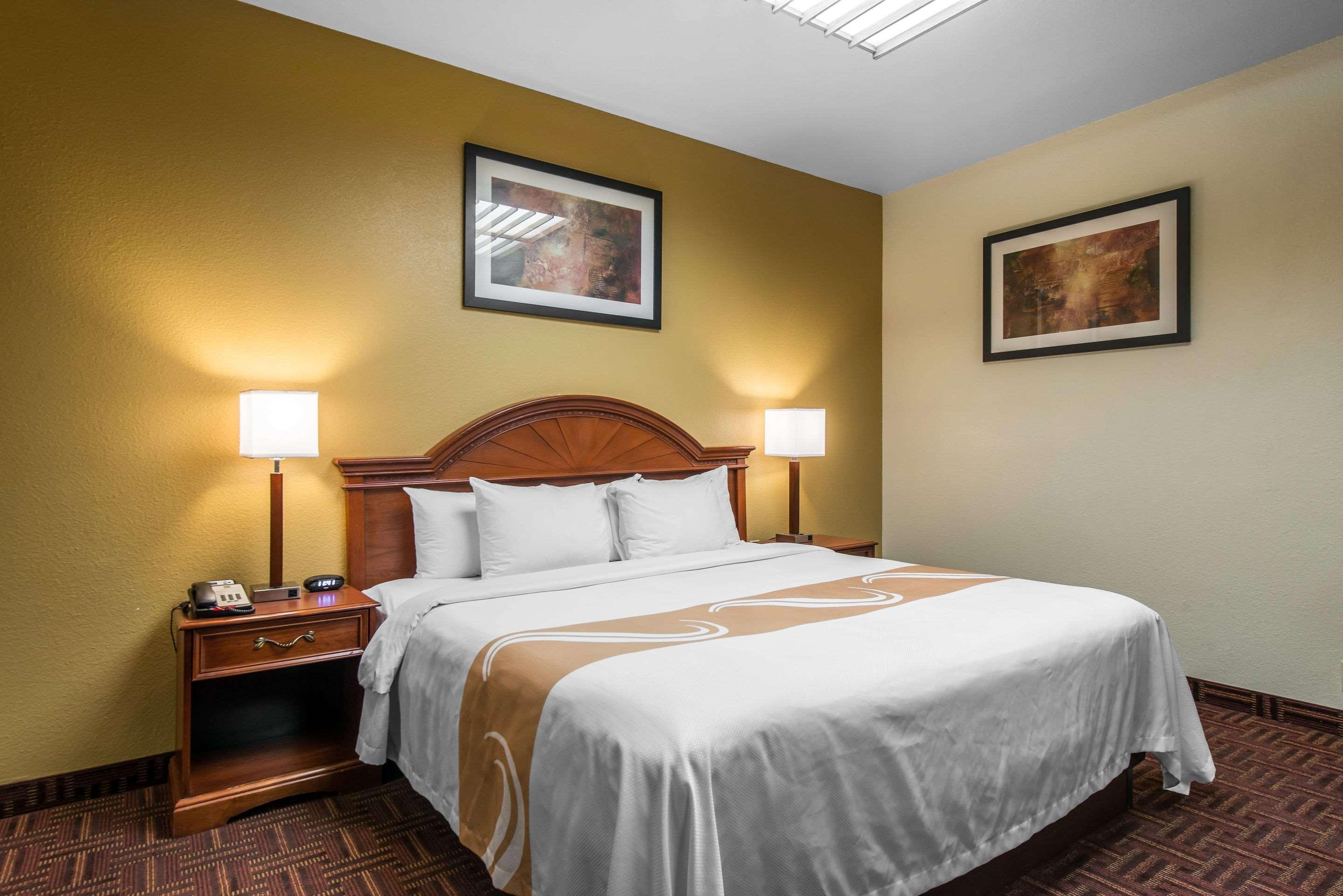 Quality Inn Colorado Springs South Экстерьер фото