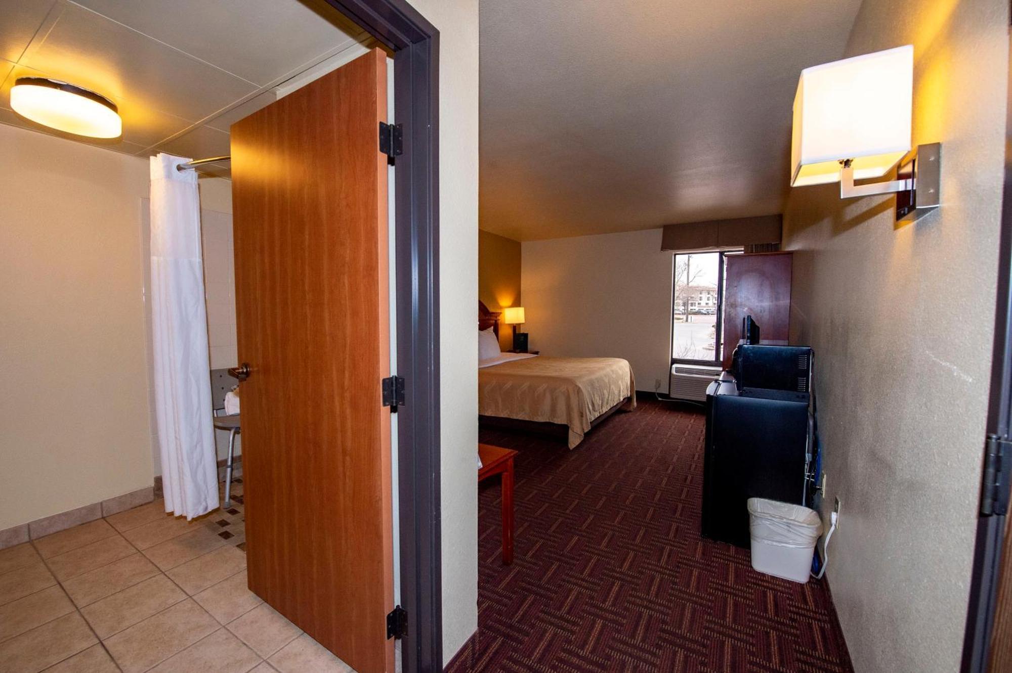 Quality Inn Colorado Springs South Экстерьер фото