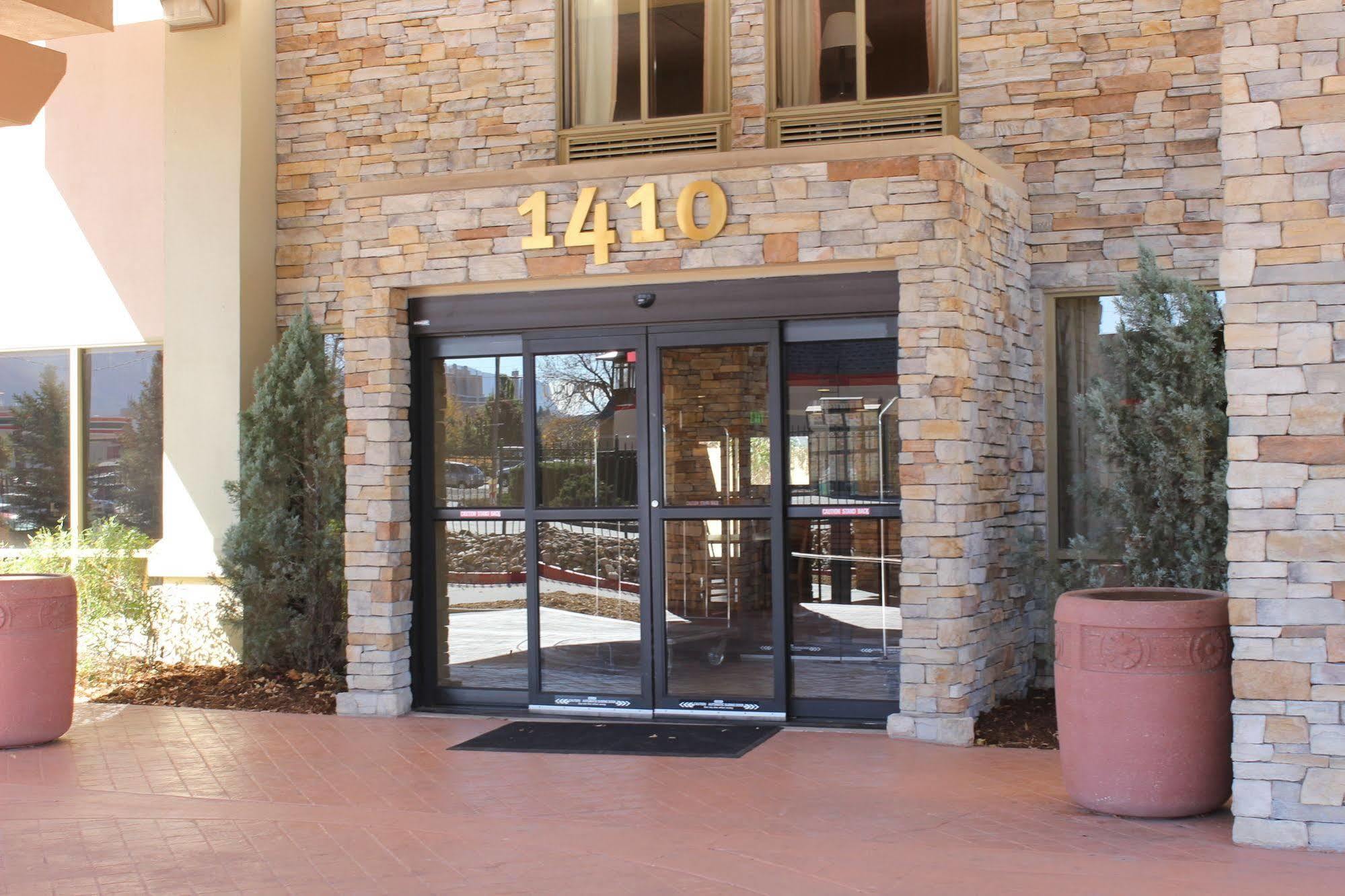 Quality Inn Colorado Springs South Экстерьер фото