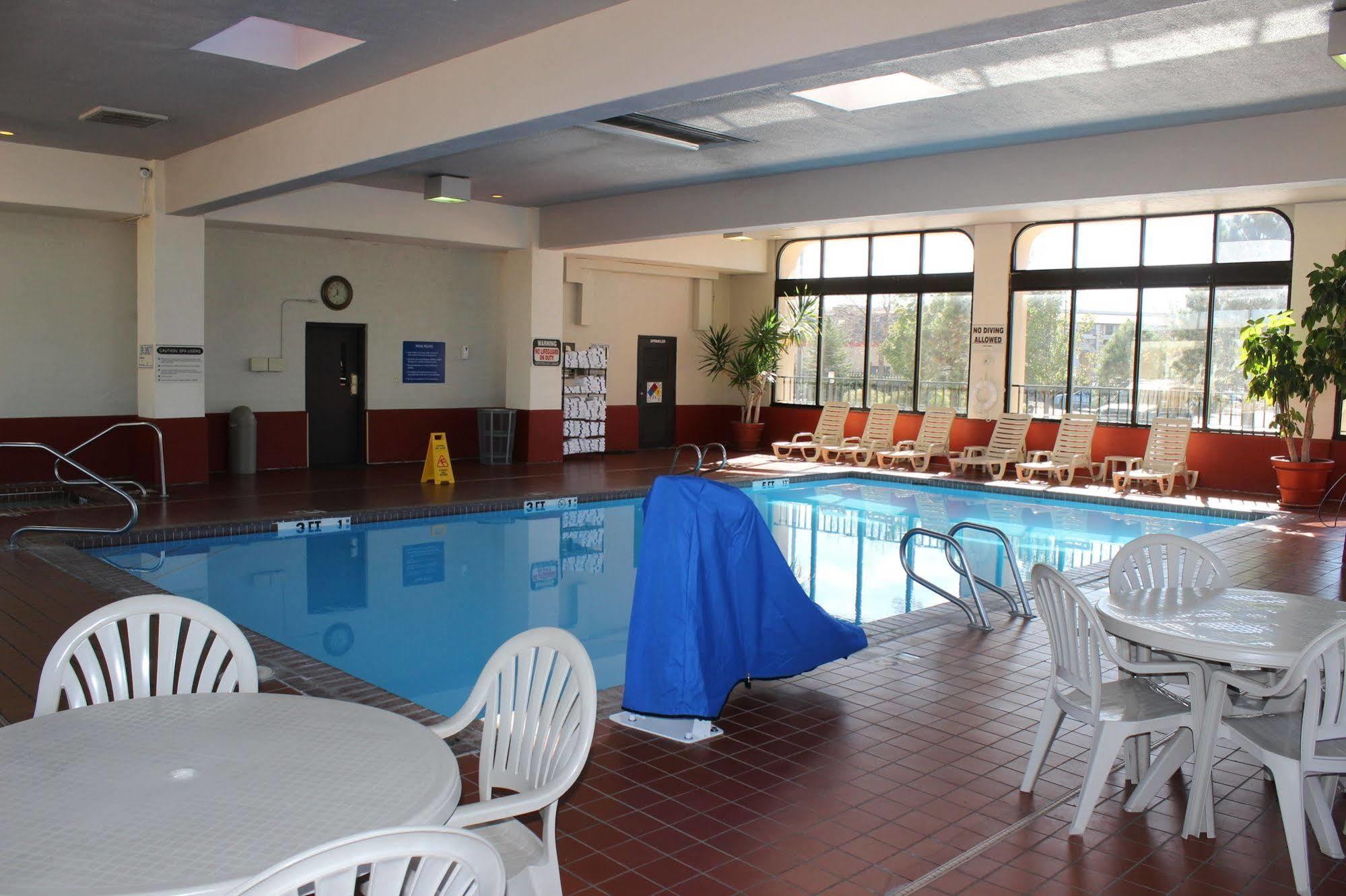 Quality Inn Colorado Springs South Экстерьер фото