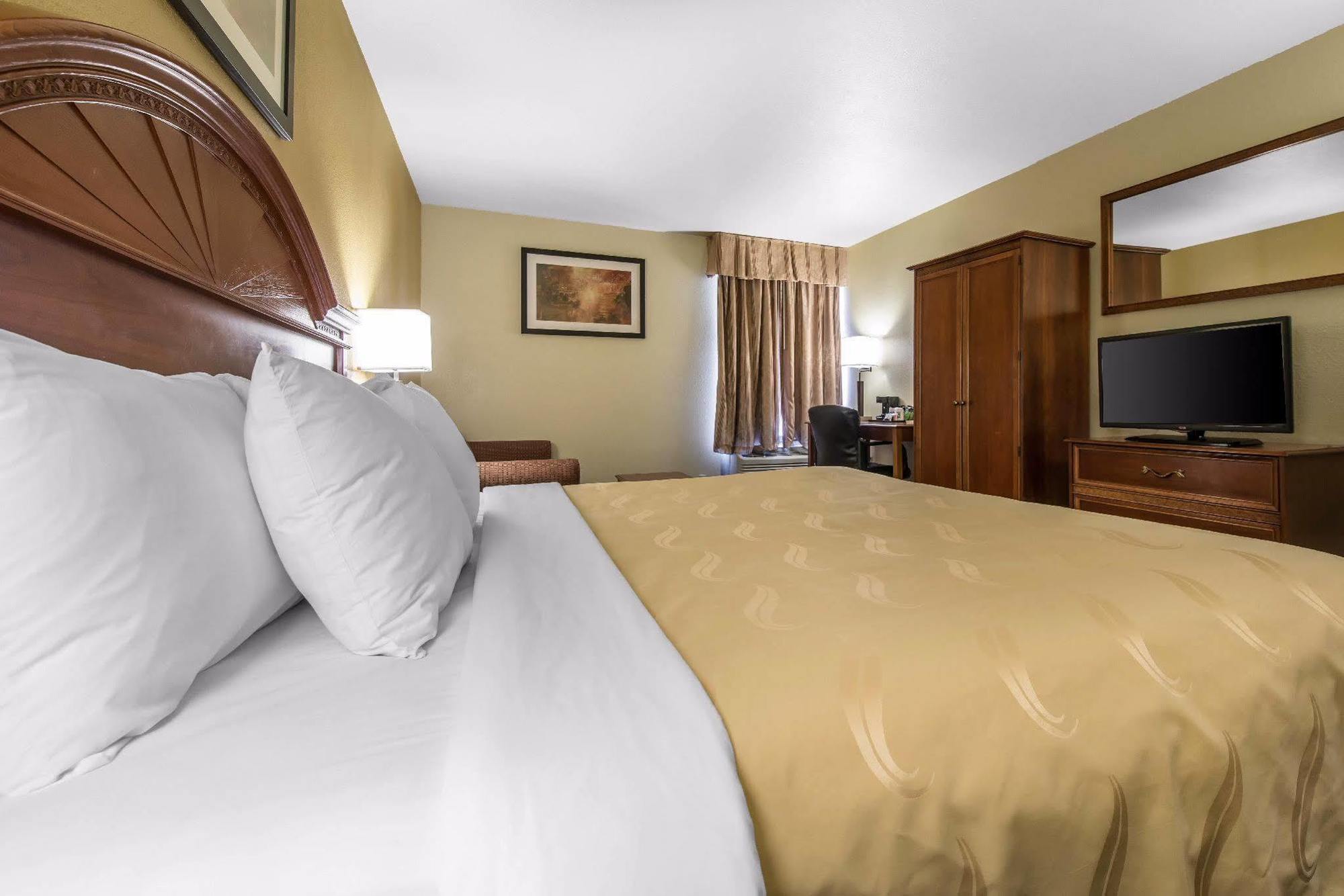 Quality Inn Colorado Springs South Экстерьер фото