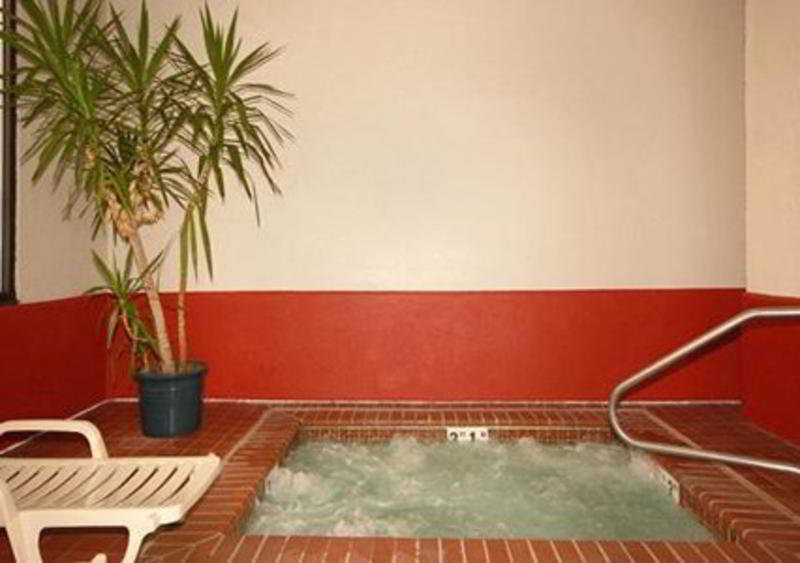 Quality Inn Colorado Springs South Экстерьер фото